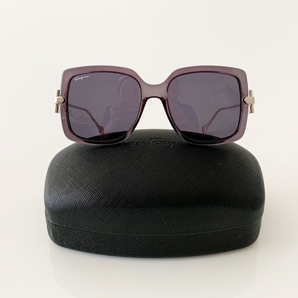 Salvatore Ferragamo Sunglasses, New - Picture 1 of 9